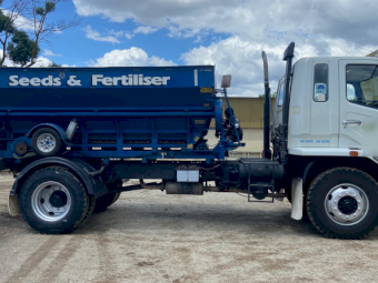 2003 Mitsubishi FM600 Spreader Truck