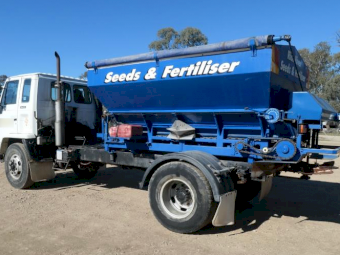 1988 Isuzu FTR5MF Spreader Truck