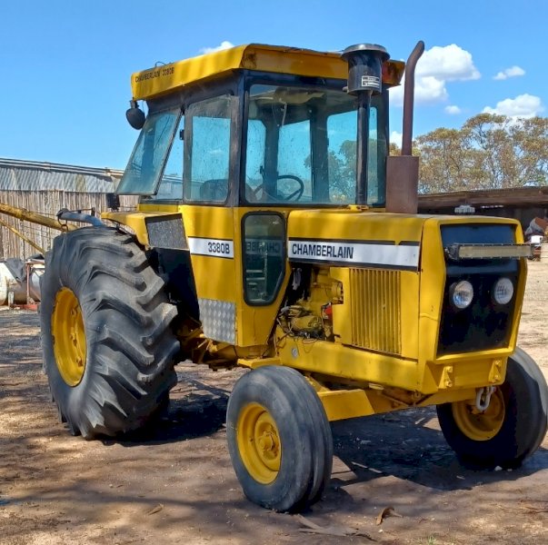 Chamberlain 3380 Tractor