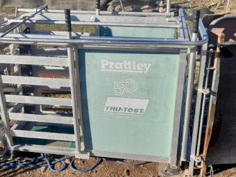 Prattley 3 way draft manual weight crate with load bars
