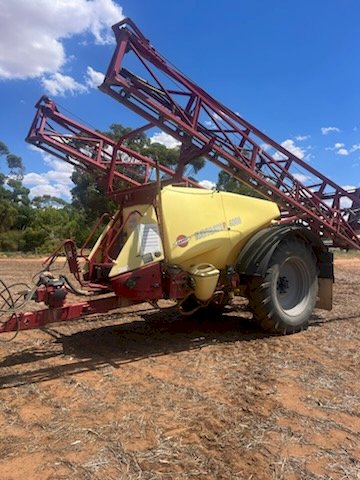 2017 Hardi Navigator 4000L Tow Behind Sprayer