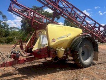 2017 Hardi Navigator 4000L Tow Behind Sprayer