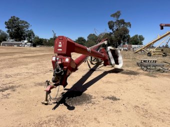 Farm King 13-95 Swing Away Auger