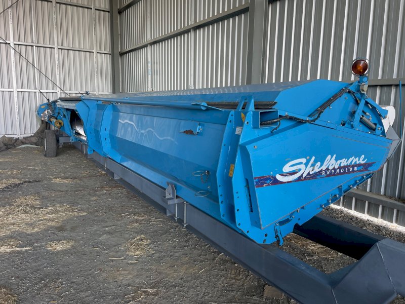 32' Shelbourne Stripper Front