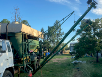 Isuzu FSR12 Truck with Seed Grader