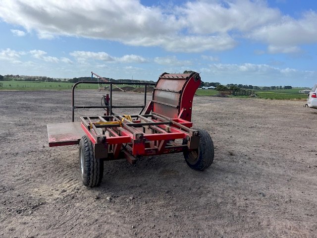 WMI Albybone PA-Mick Bale Feeder