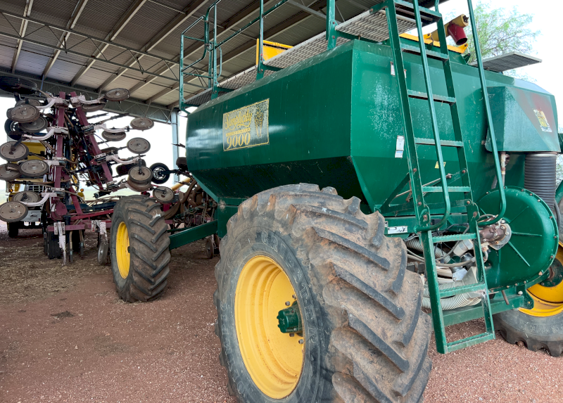 50ft Case IH PTX 600 Bar with Simplicity 9000 Air Cart