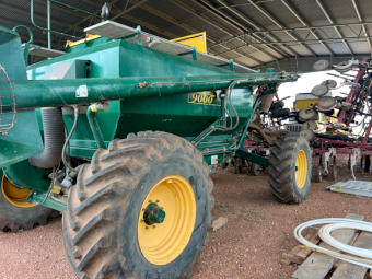 50ft Case IH PTX 600 Bar with Simplicity 9000 Air Cart