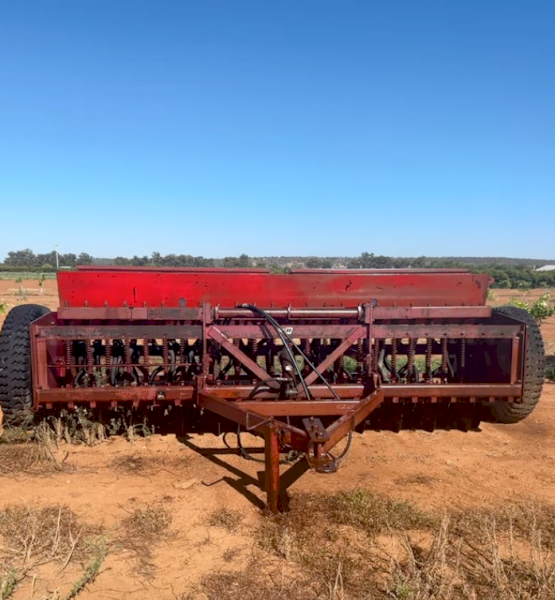 24 run Duncan 730 Triple Disc Seeder