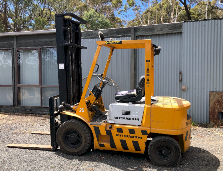 Mitsubishi FG30 Forklift