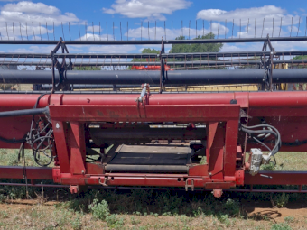2000 Case IH 1052 Draper Header Front