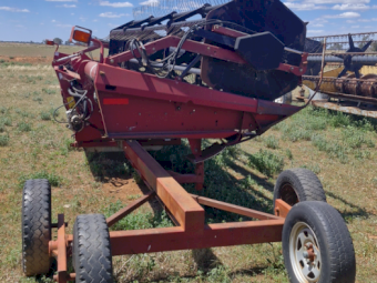 2000 Case IH 1052 Draper Header Front