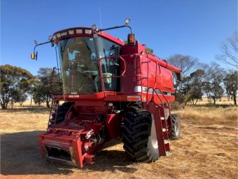 1996 Case IH 2166 Header with 25ft Finger Reel
