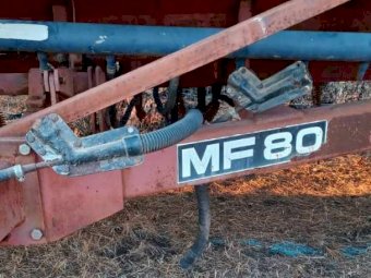 Hydraulic Fan Airseeder Kit off a MF80