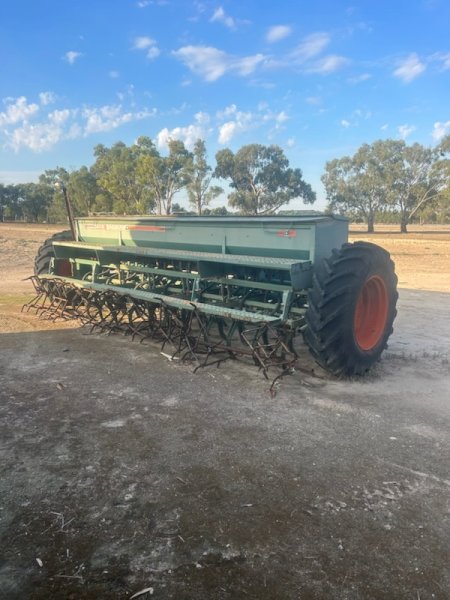 Horwood Bagshaw 26 Run Combine