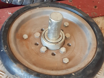 15" Semi Pneumatic Manutec Press Wheels x 76