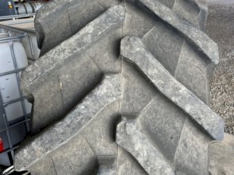 2x 600/70R30 Tyres