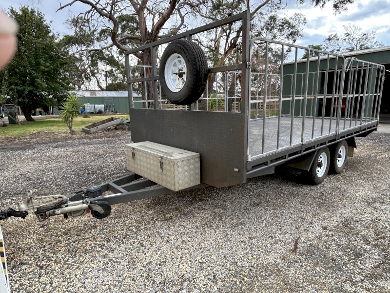 2015 TRAILER 4.9mts X 2.4mts