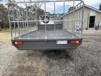 2015 TRAILER 4.9mts X 2.4mts