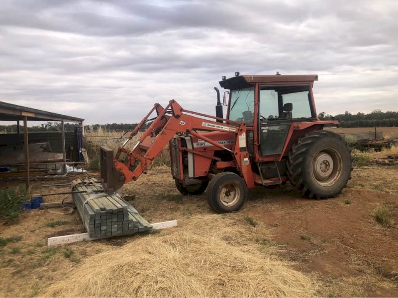 1986 Massey Ferguson 690 Tractor