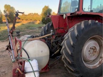 1986 Massey Ferguson 690 Tractor