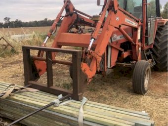 1986 Massey Ferguson 690 Tractor