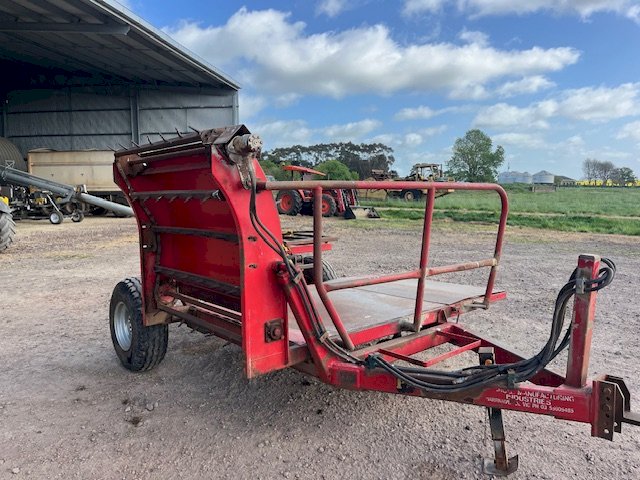 WMI Bale Feeder