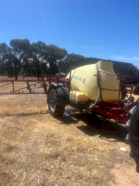 2008 Hardi Ranger 2500 Tow Behind Sprayer