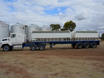 1991 91 Freighter ST3 - Trailer & 2 Bins