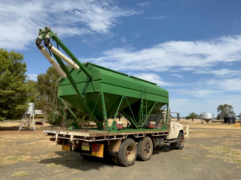 International C1830D with Parkes Grouper