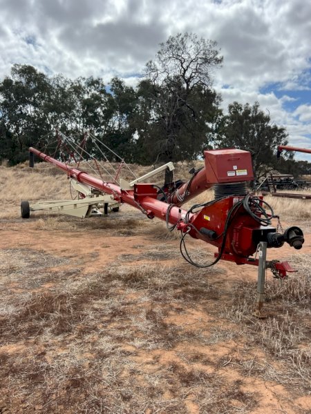 Farm King 1395 Swingaway Auger