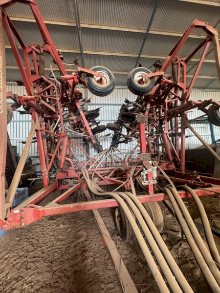 Morris Concept 64Ft Air Seeder Bar