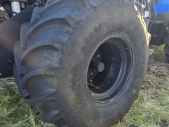 5 Goodyear 900/60-32  Tyres and Rims