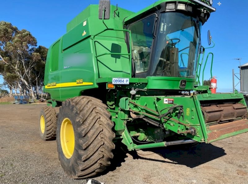 John Deere 9650 Header with 30 John Deere Front