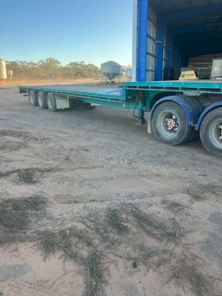 2004 Kreuger 48Ft Drop Deck Trailer