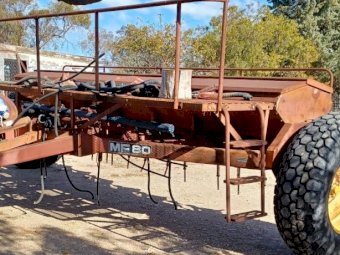 Massey Ferguson MF80 Combine For Parts