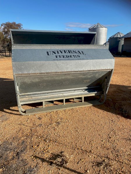 Universal Lick Sheep Feeders x 2