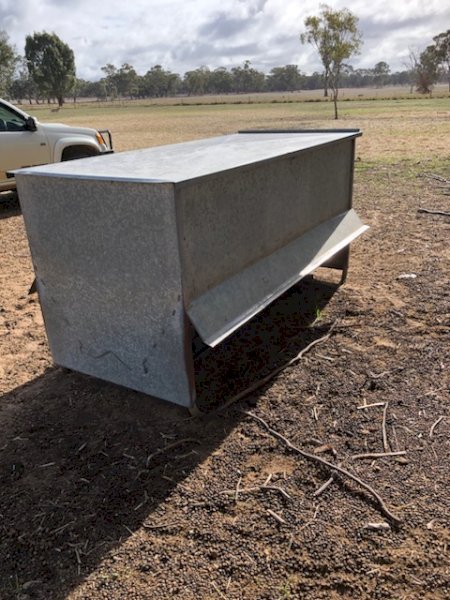 3 x Bromar Feeders