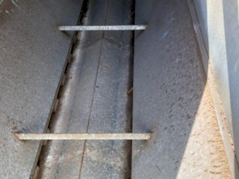 3 x Bromar Feeders