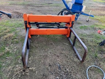 2016 Tuskan Bale Grab