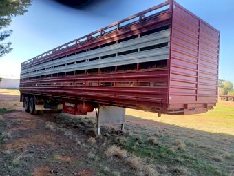 42ft Gowland Slamgate 2x1 Stock Crate on Bogie Trailer