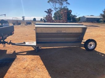 ﻿﻿Paton 1.5t Sheep Feeder