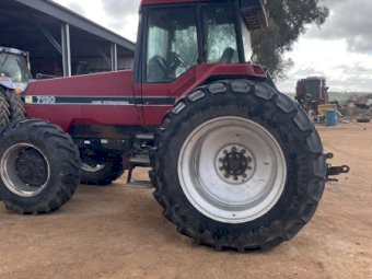 Case IH 7130 Tractor