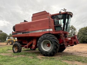 2001 Case IH 2366 Header with 1010 30’ Front and Trailer