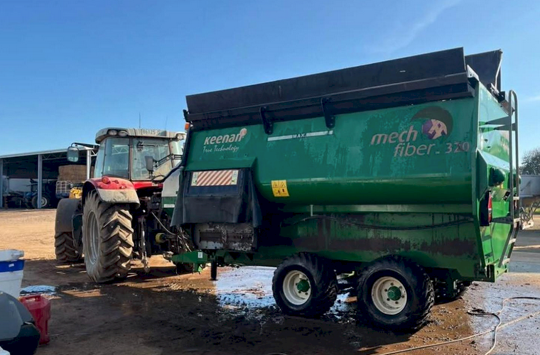2011 Keenan Mech-Fiber 320 Feed Mixer