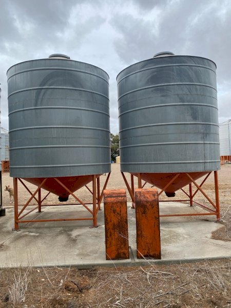 2 X Jaeschke 15MT Field Bins