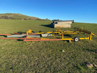 New Holland 317 Small Square baler With Accumulator And Grab