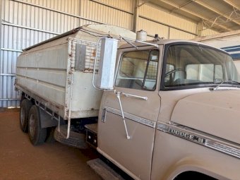 1977 Dodge DN5 Tray Truck