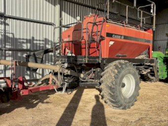 Case IH 2400 TBT Air Seeder