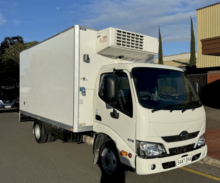 2019 Hino 300 Fridge Freezer Truck